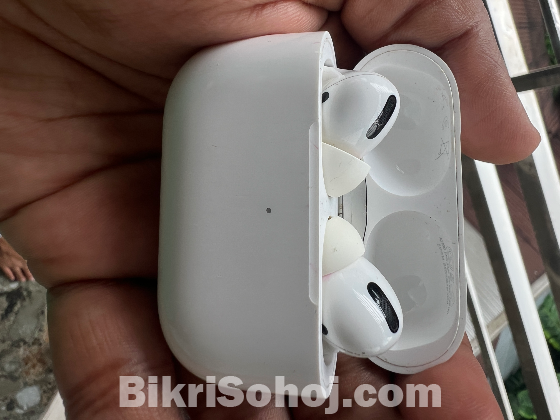 Apple AirPods Pro 1st Generation